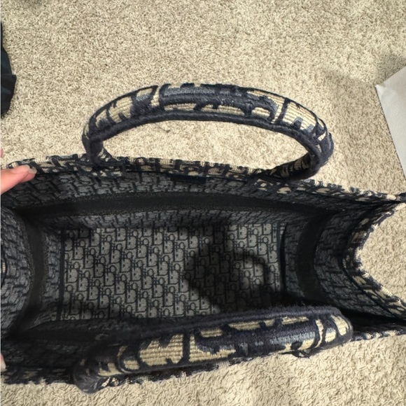 Authentic Large Dior Book Tote Ecru and Blue Dior Oblique Embroidery EUC w/Box - Picture 10 of 16